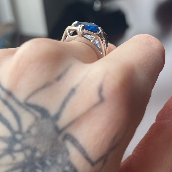 Vintage Oval Cut Blue Gemstone 14 Karat White Gold Ring - Picture 3 of 6